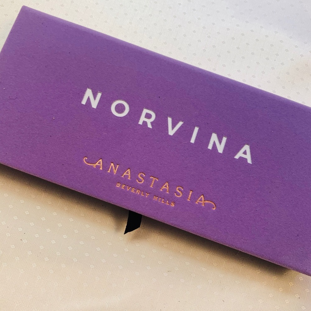 ABH/ Norvina Eyeshadow palette/ New
